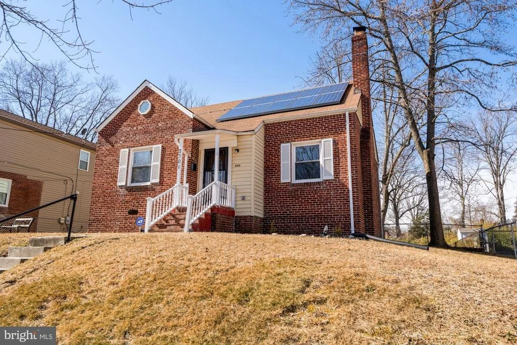 Photo of 2301 RAMBLEWOOD DRIVE