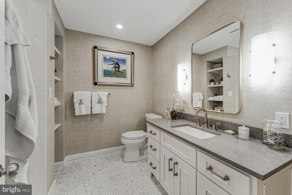 Photo of 4015 LAIRD PLACE