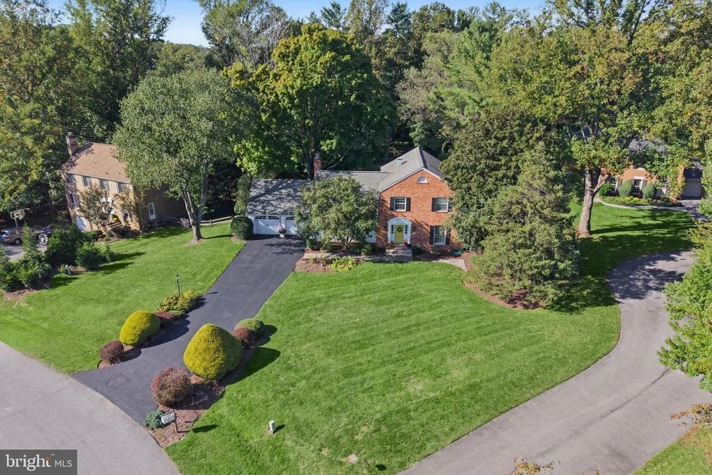Photo of 9813 BROOKFORD ROAD