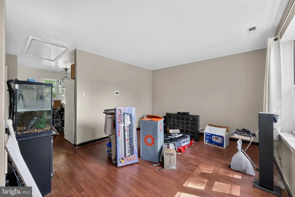 Photo of 401 MELVIN AVENUE