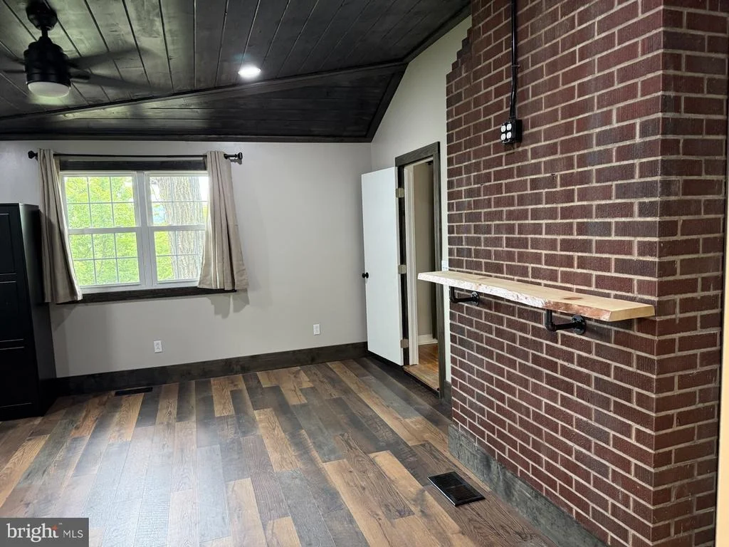 Photo of 32 FAIRFAX DRIVE