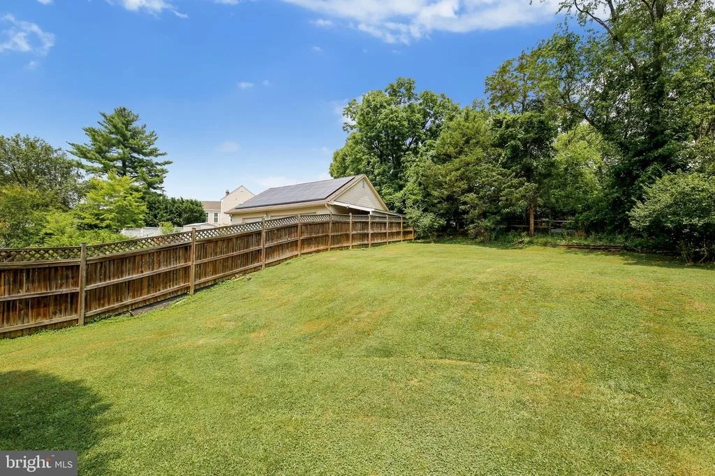 Photo of 2417 NEES LANE