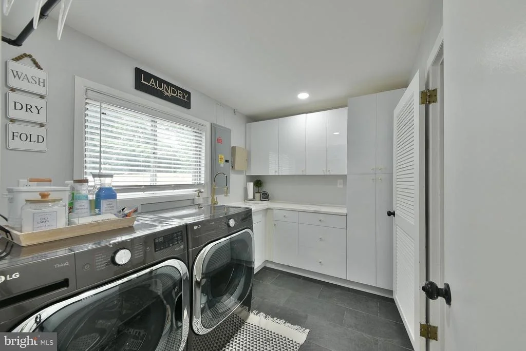 Photo of 8 WINDOVER LANE