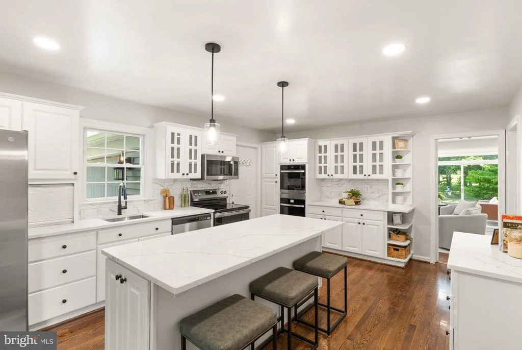 Photo of 2037 DURAND DRIVE