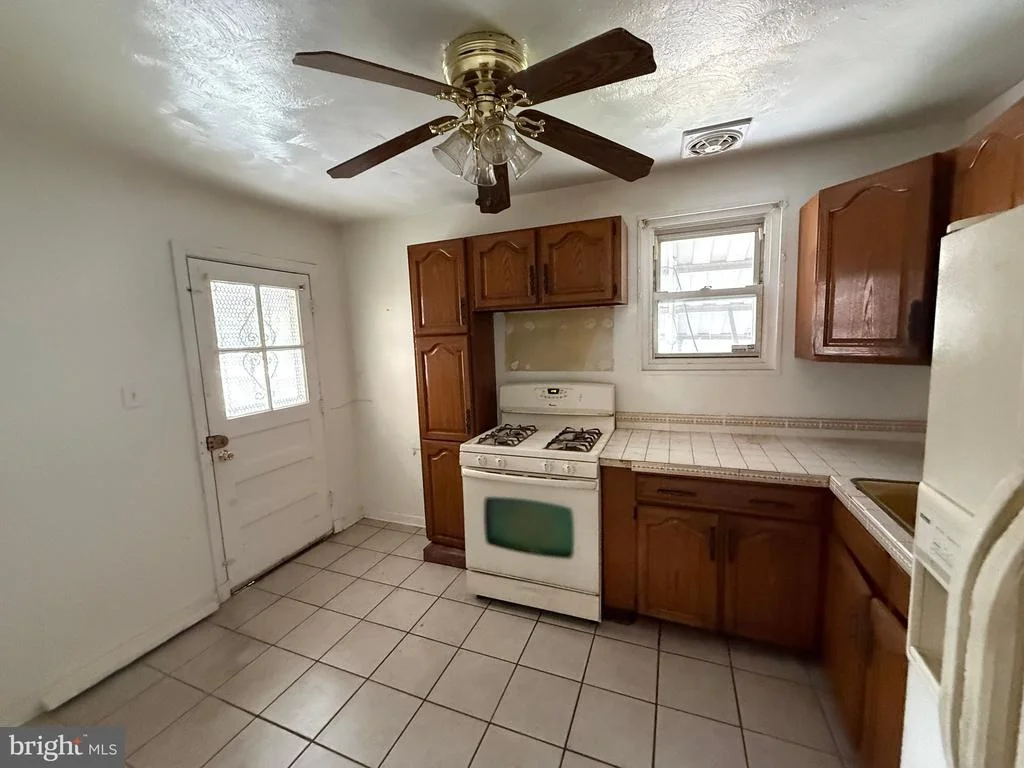 Photo of 125 48TH PLACE NE