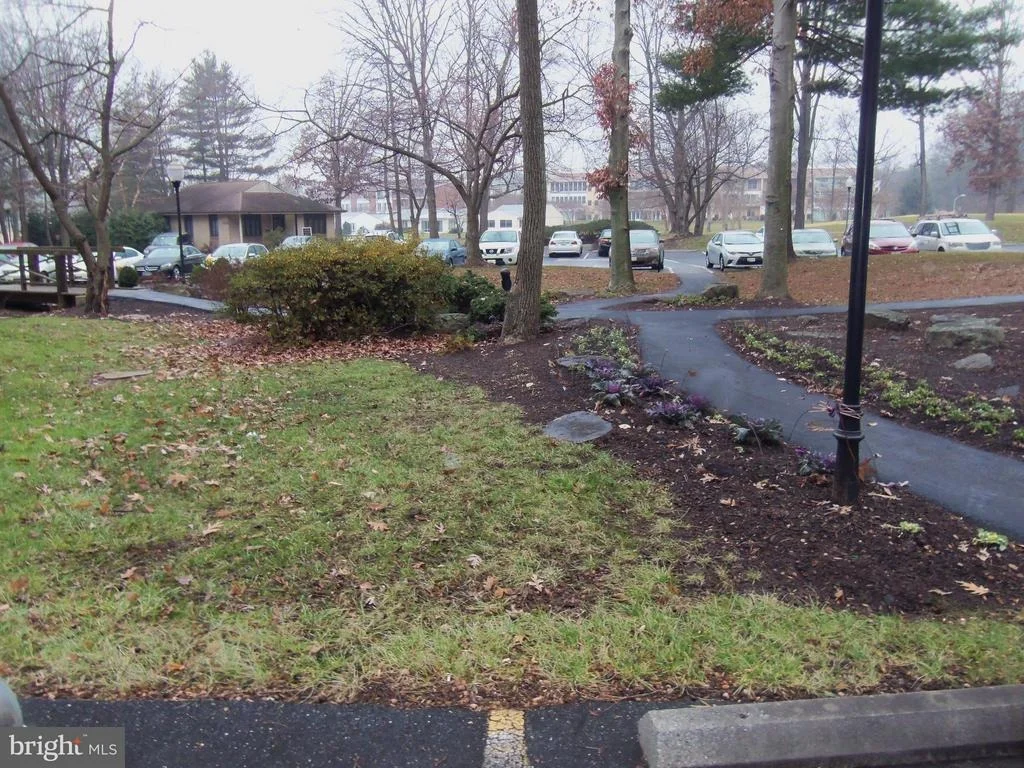 Photo of Unit 2910 at 15107 INTERLACHEN DRIVE