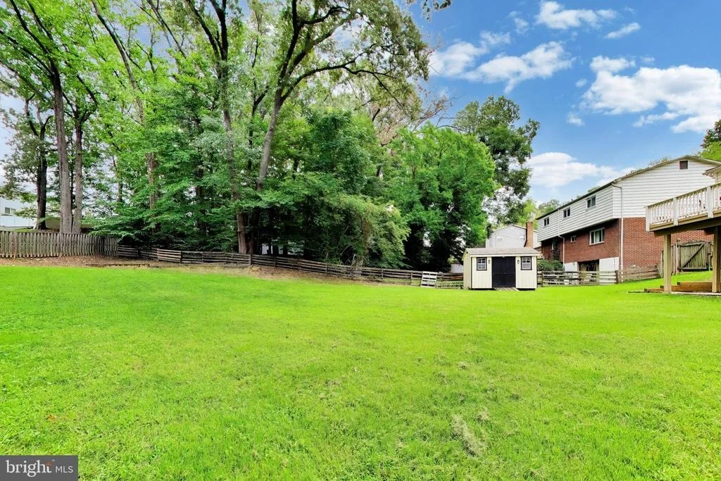 Photo of 715 CALVERT LANE