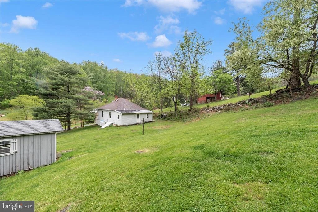 Photo of 6419 ZITTLESTOWN ROAD