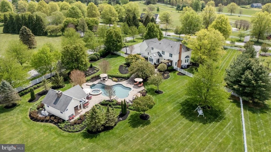 Photo of 6170 CHALLEDON CIRCLE