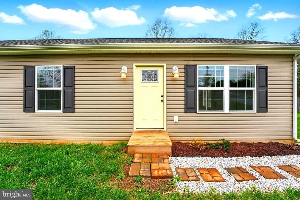 Photo of 845 SEVILLE