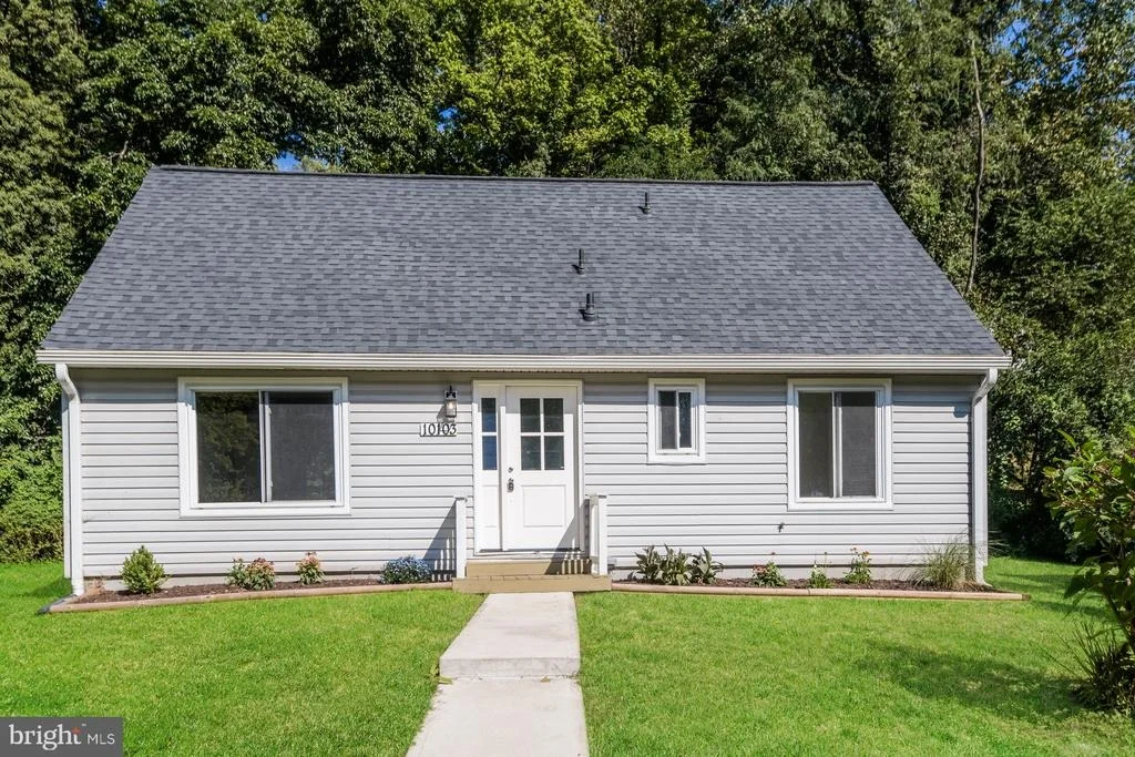 Photo of 10103 MEREDITH AVENUE