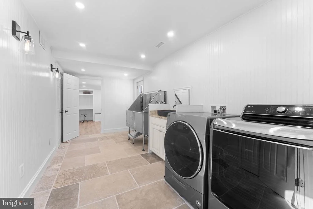 Photo of 6099 RIVER FOREST DRIVE