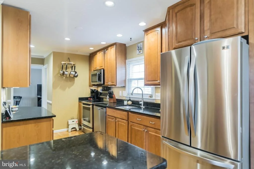 Photo of 8924 ROUNDLEAF WAY