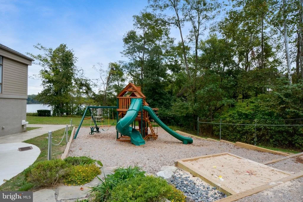 Photo of 698 DISCOVERY ROAD