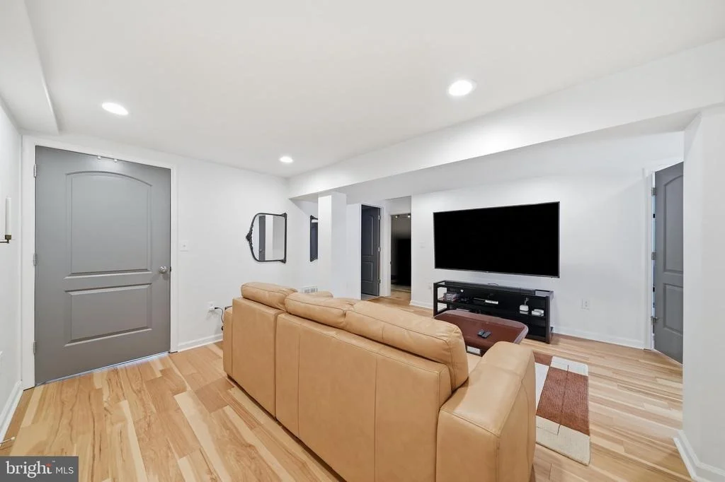 Photo of 6410 BUSHEY DRIVE