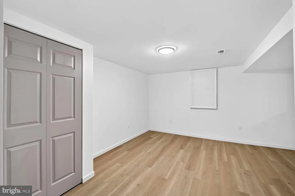 Photo of 5604 DUNDALK DRIVE