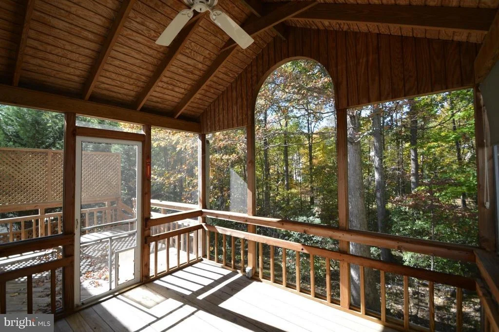Photo of 8014 DIVING CLIFF LANE