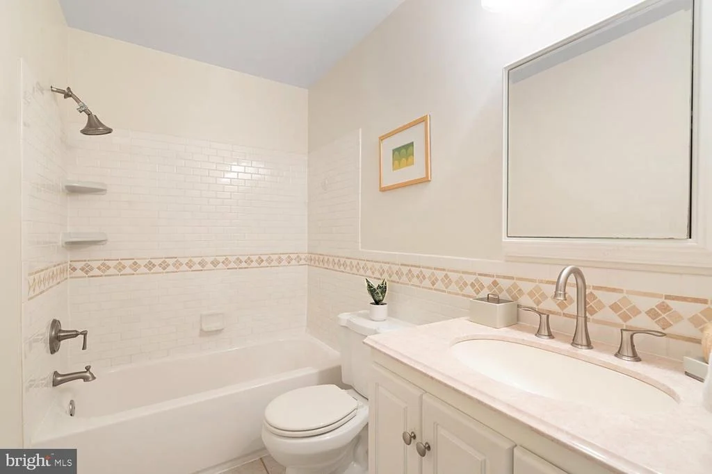 Photo of 9501 WALLINGFORD DRIVE