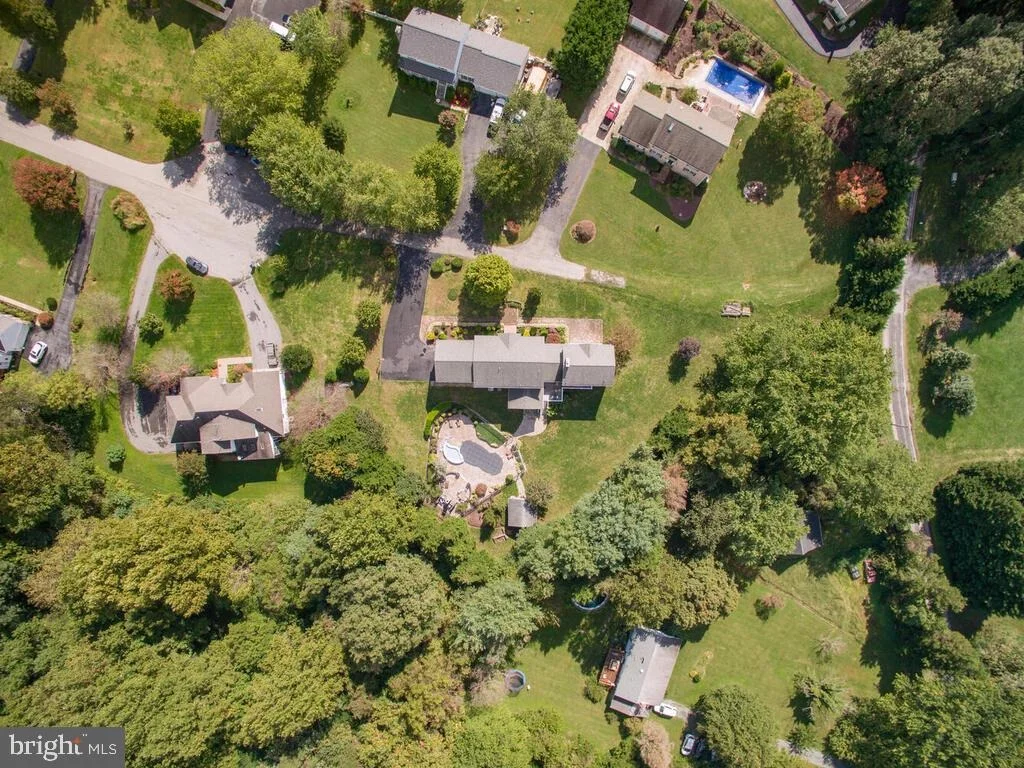 Photo of 12500 PERRYWOOD LANE