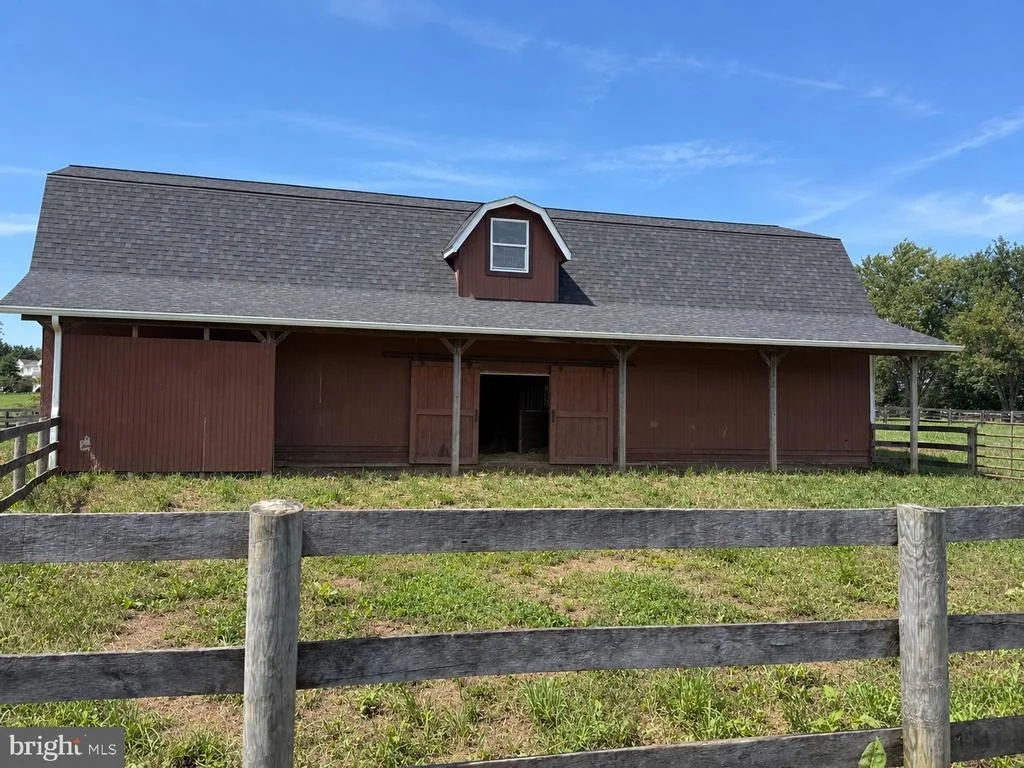 Photo of 4719 RIDGE ROAD