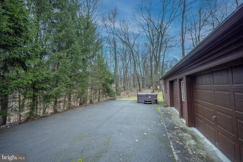 Photo of 526 GLEANINGS DRIVE