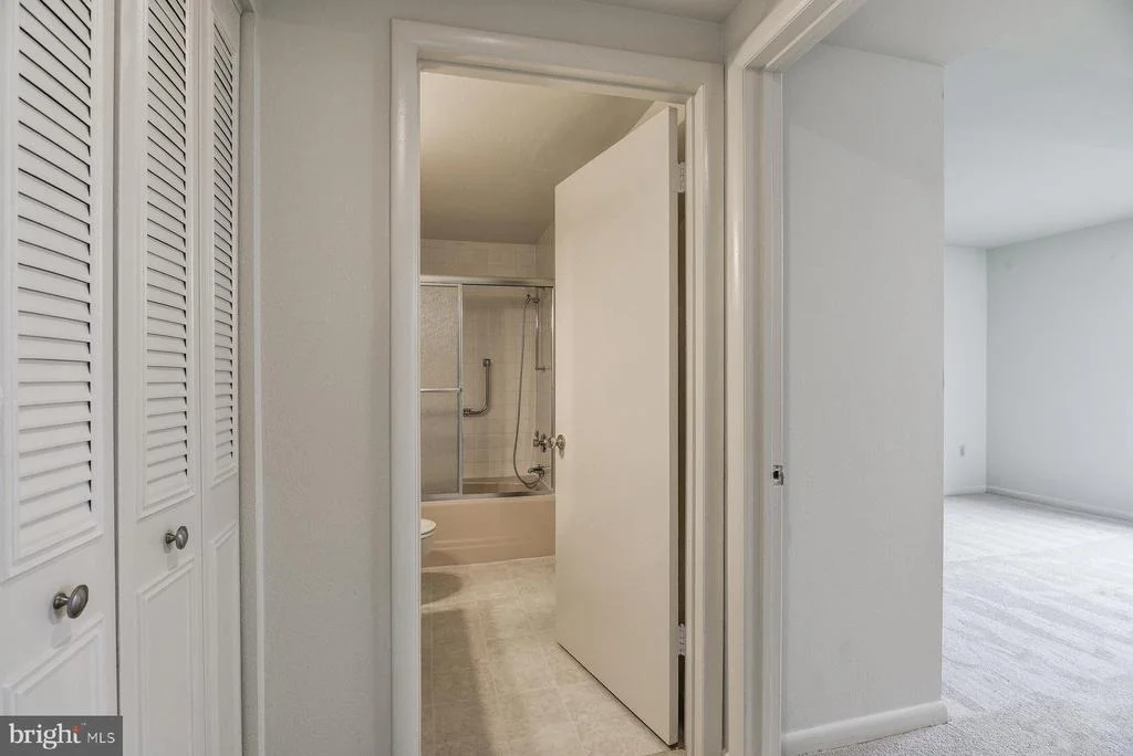 Photo of Unit 82F at 3632 GLENEAGLES DRIVE