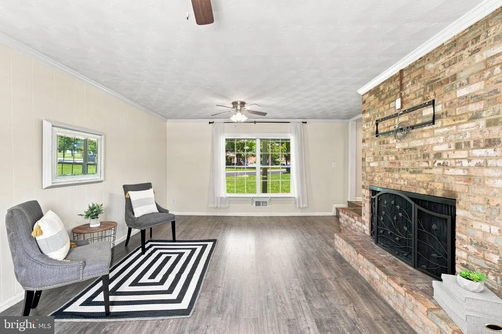Photo of 2400 E GATE DRIVE