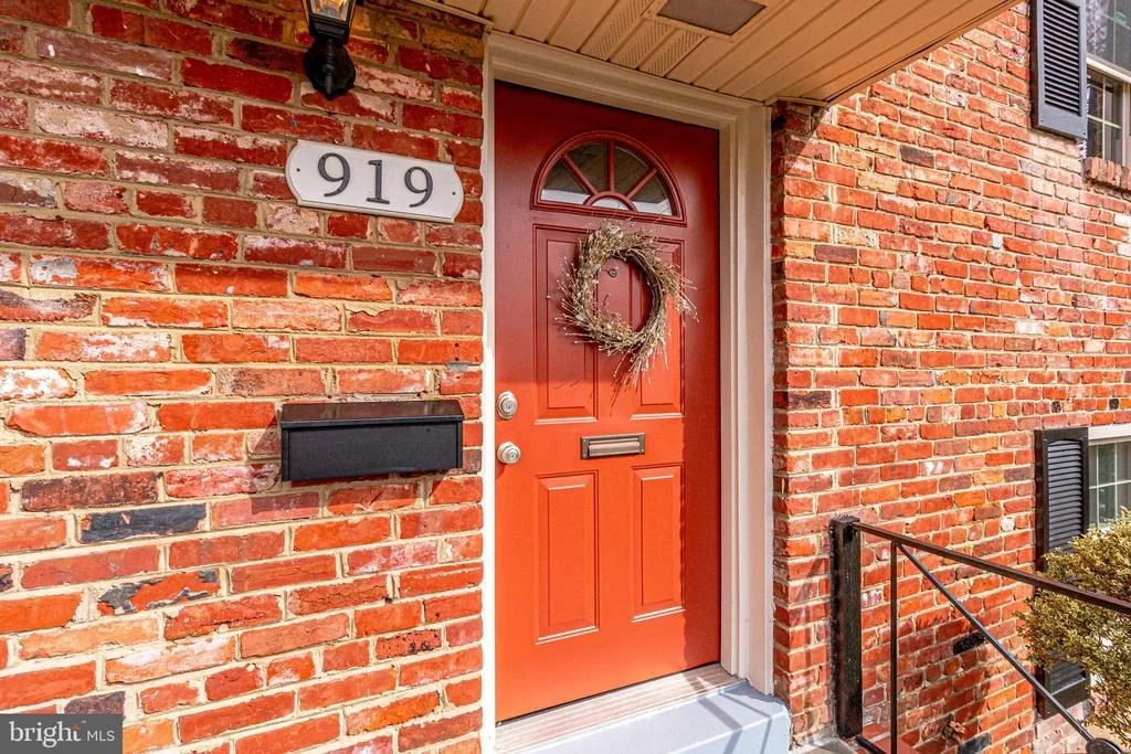 Photo of 919 JUNIPER PLACE