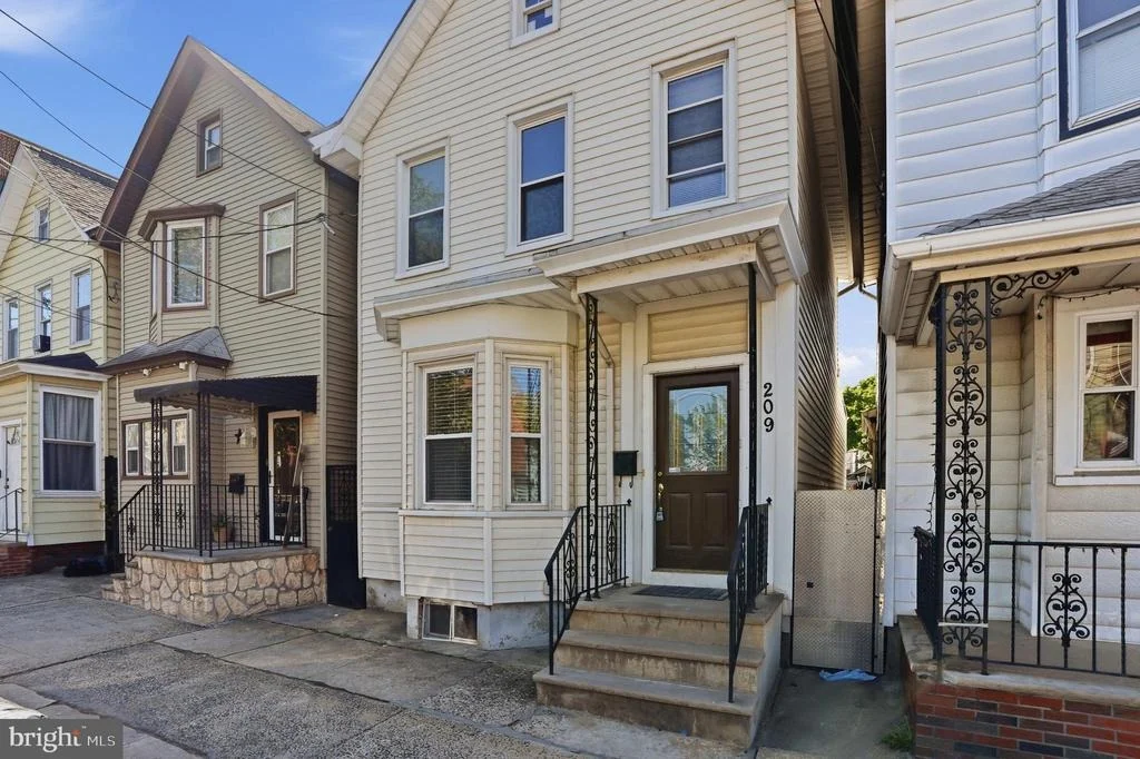 Photo of 209 HAMILTON STREET
