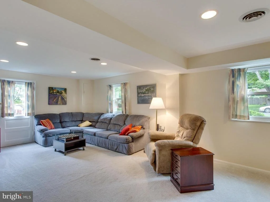 Photo of 7919 JANSEN DRIVE