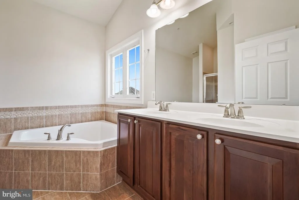 Photo of 4104 TOTTENHAM STREET