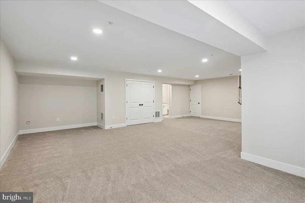 Photo of 9312 MADISON AVENUE