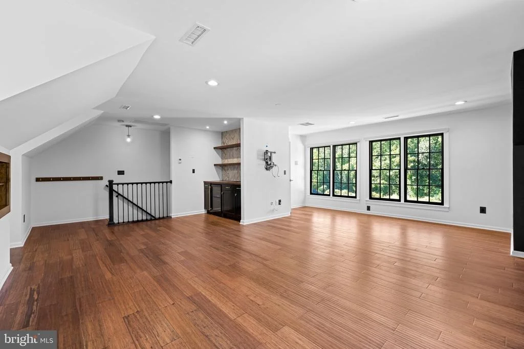 Photo of 13311 FALLS ROAD
