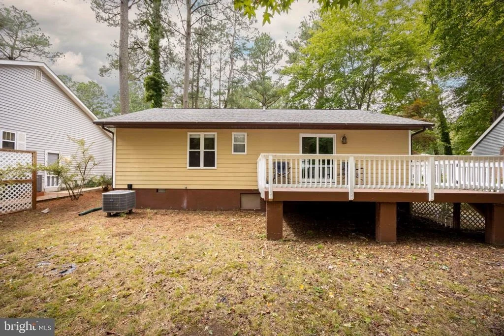 Photo of 38 FAIRWAY LANE