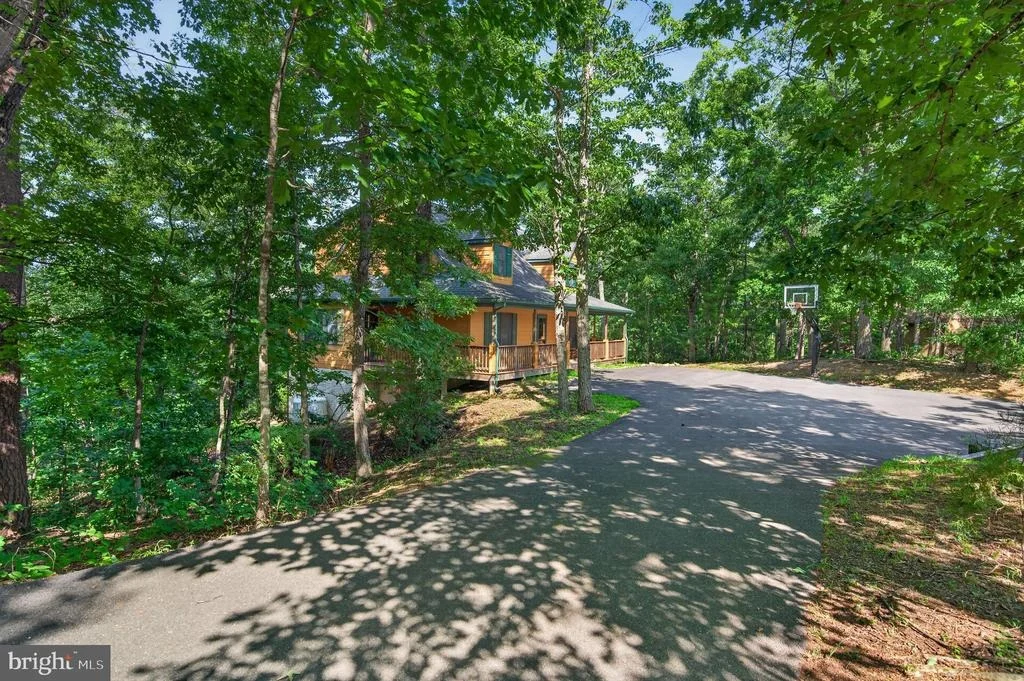 Photo of 14 VICKIE WAY