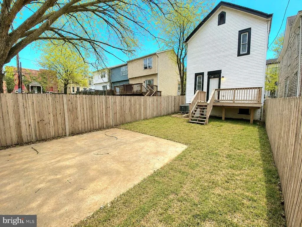 Photo of 1358 VALLEY PLACE SE