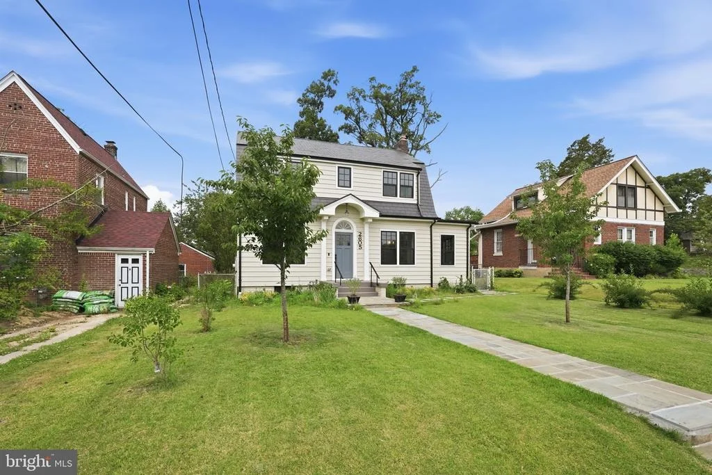 Photo of 2605 33RD STREET SE