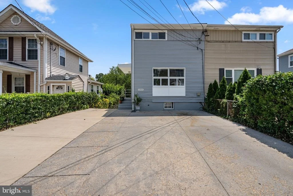 Photo of 12111 BLUHILL ROAD
