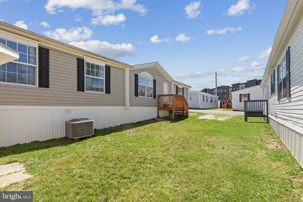 Photo of 43 MIDWAY AVENUE
