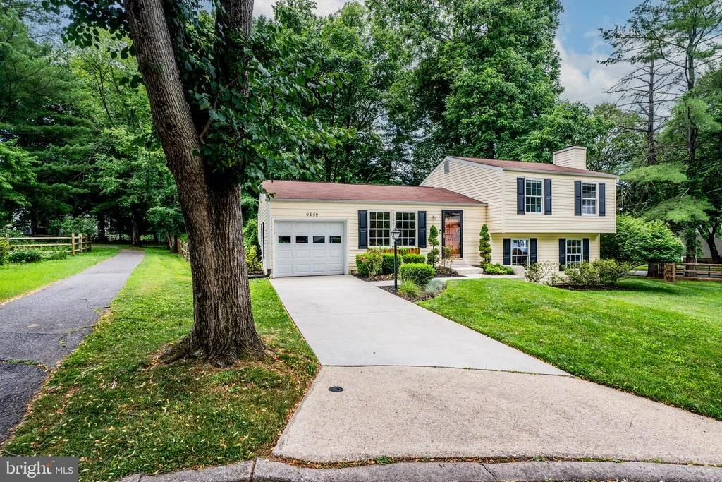 Photo of 9359 GENTLE WAY