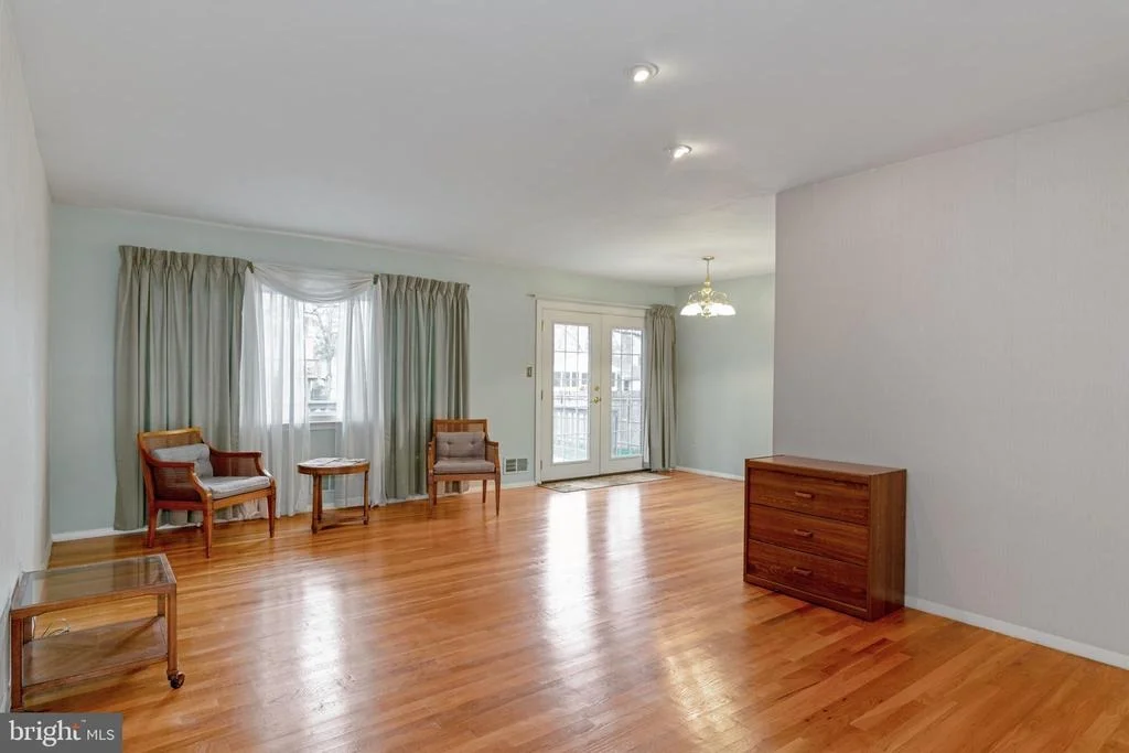 Photo of 9816 GREENVIEW LANE