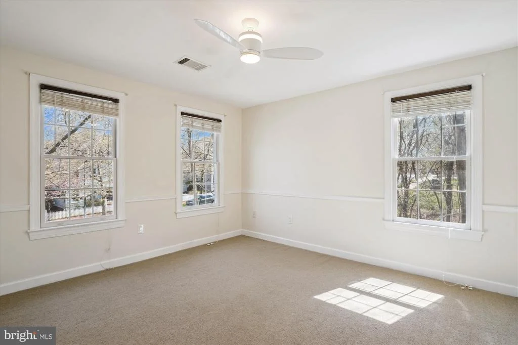 Photo of 302 TSCHIFFELY SQUARE ROAD