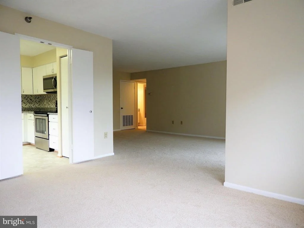 Photo of Unit 4411 at 15100 INTERLACHEN DRIVE