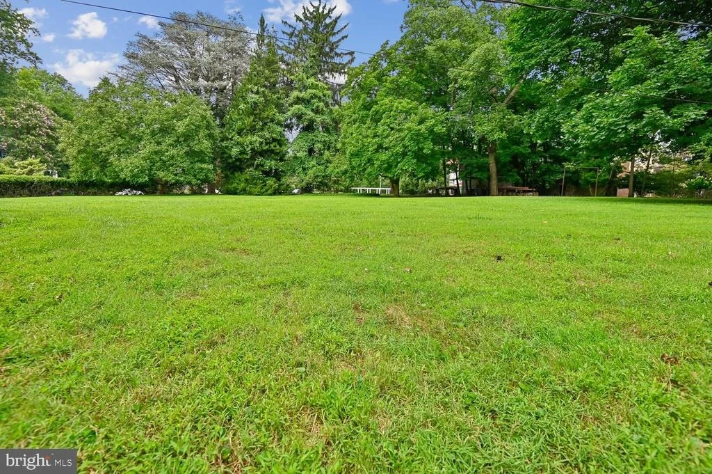 Photo of 2209 KEN OAK ROAD