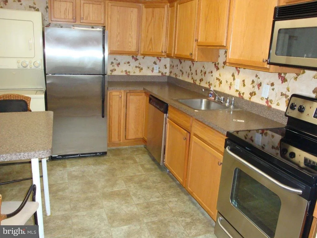 Photo of Unit 2302 at 15107 INTERLACHEN DRIVE