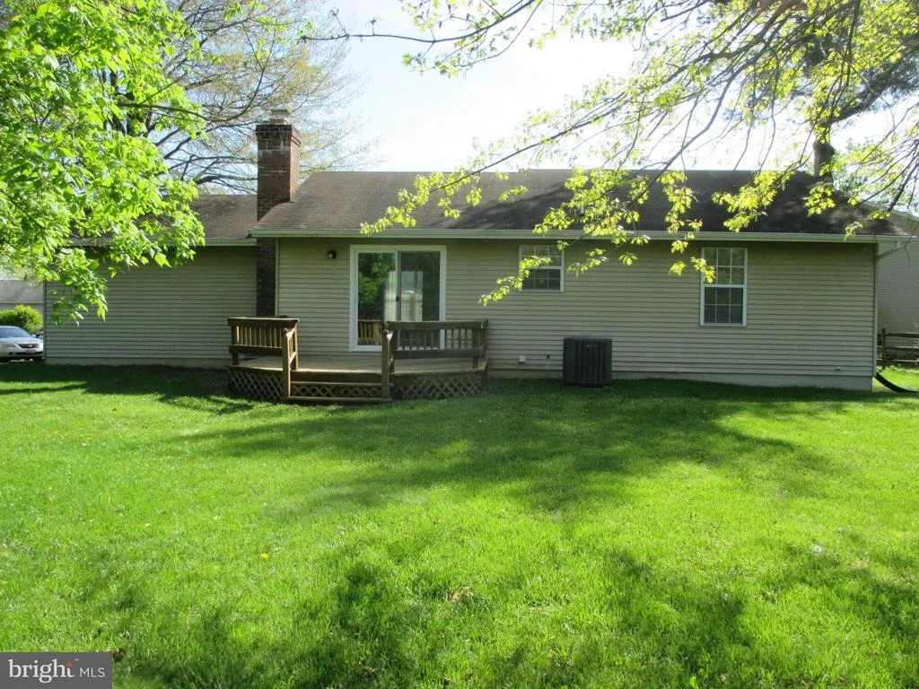 Photo of 849 BRIAR COURT