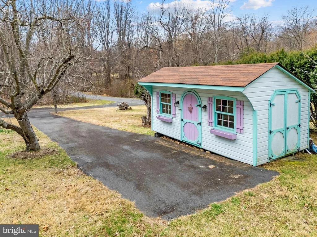 Photo of 3850 COBBLER MOUNTAIN ROAD