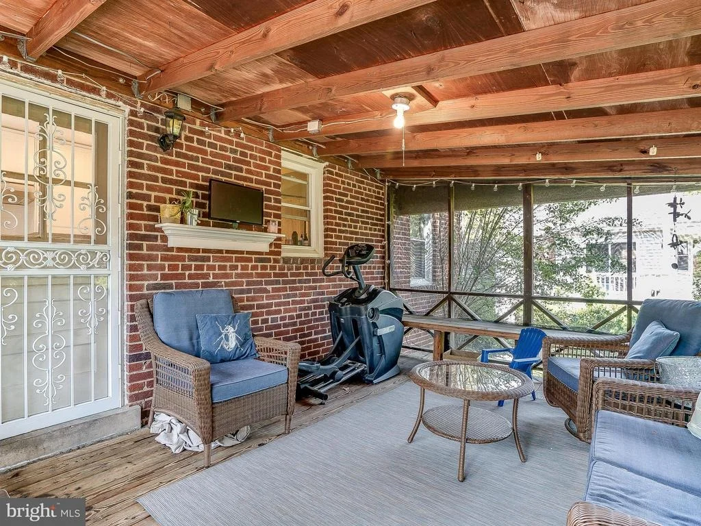 Photo of 12117 EDGEMONT STREET