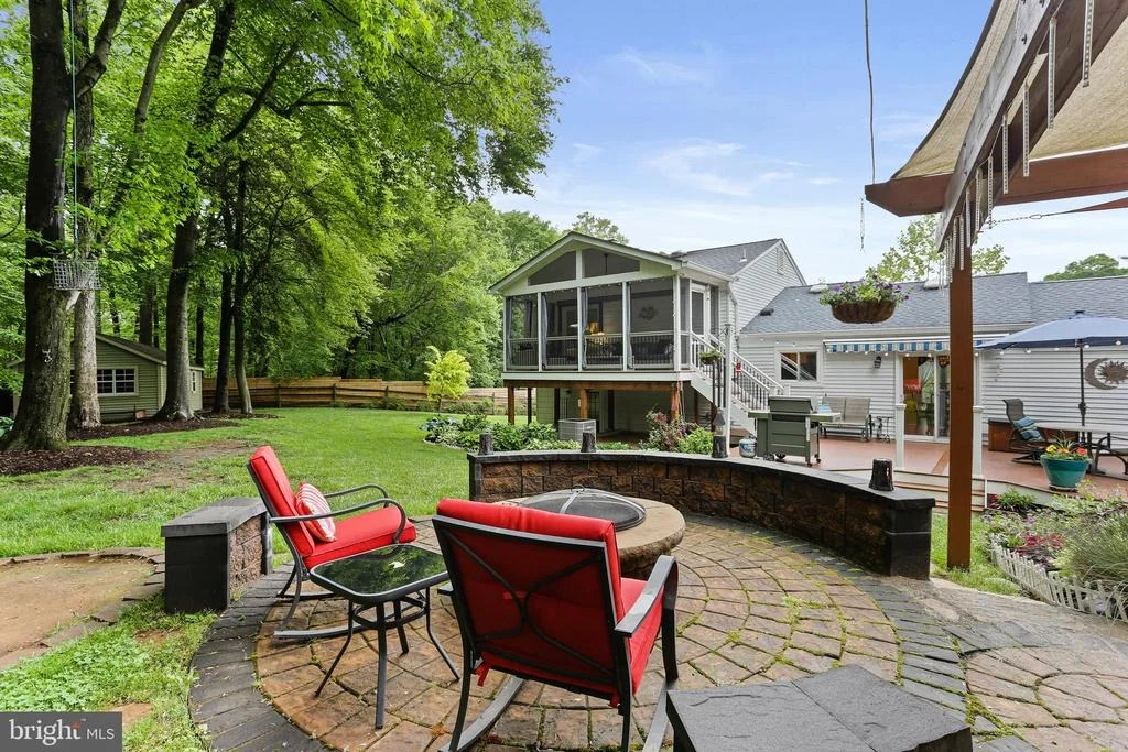 Photo of 10000 MADRONAWOOD DRIVE
