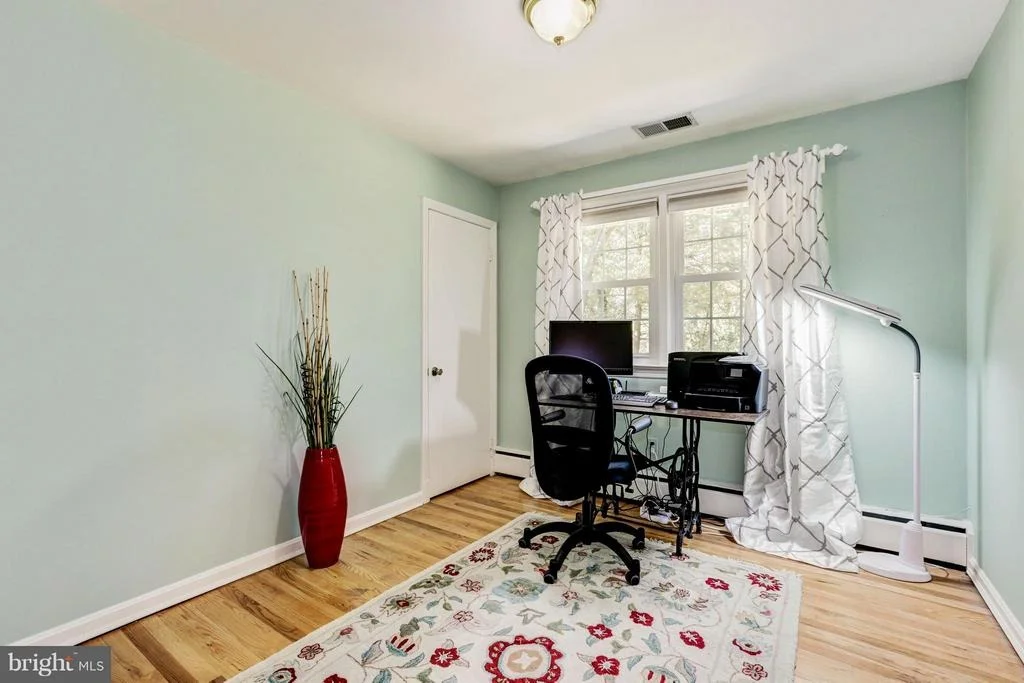 Photo of 18112 MUNCASTER ROAD